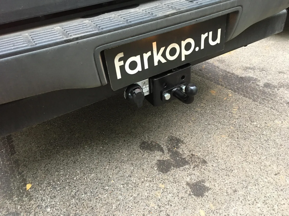 Фаркоп Лидер Плюс для Toyota Hilux 2010-2015 T114-FC в Красноярск