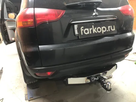 Фаркоп TowRus для Mitsubishi Pajero Sport 2008-2017 (с нерж. накладкой) 159366 в Красноярск
