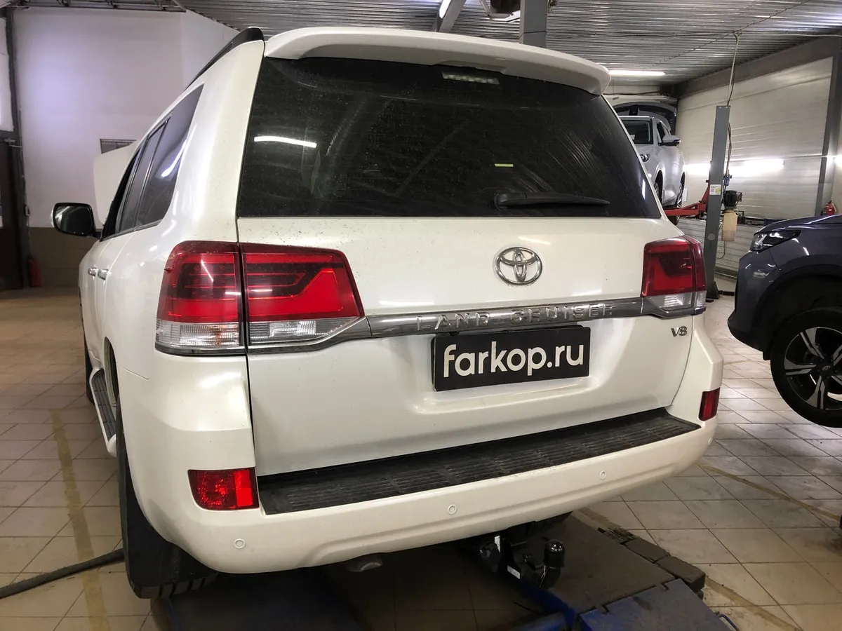 Фаркоп Steinhof для Toyota Land Cruiser J200 2008- T-172 в Красноярск