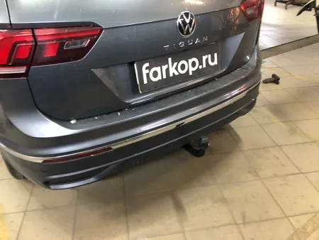 Фаркоп Galia для Volkswagen Tiguan 2017- V069V в Красноярск