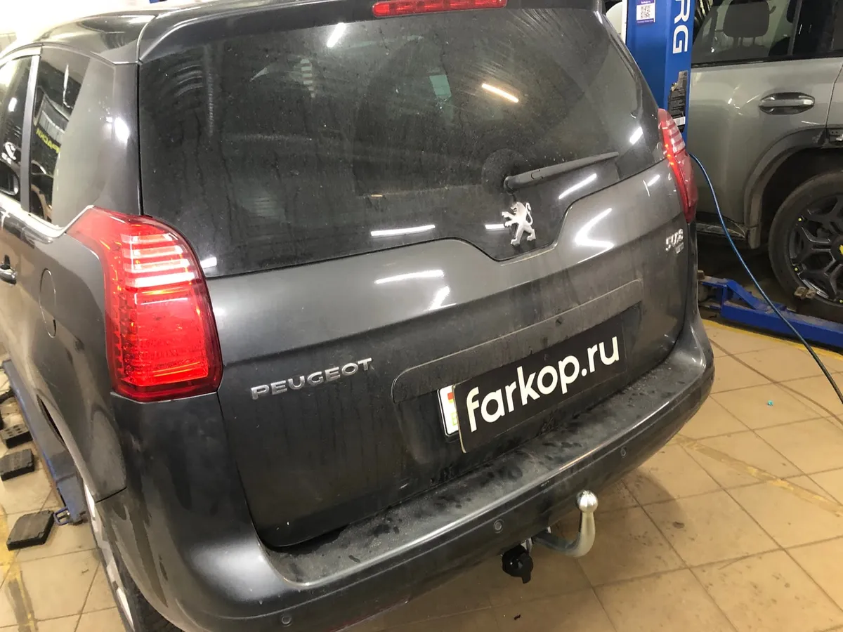 Фаркоп Galia для Peugeot 5008 2010-2016 C051A в Красноярск