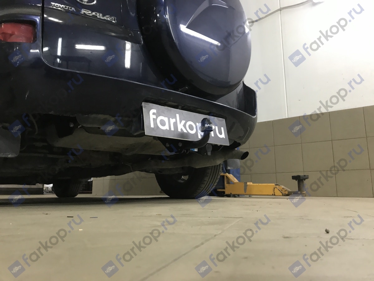 Установили фаркоп Baltex для Toyota RAV4 2007 г.в. Установили фаркоп Baltex для Toyota RAV4 2007 г.в.